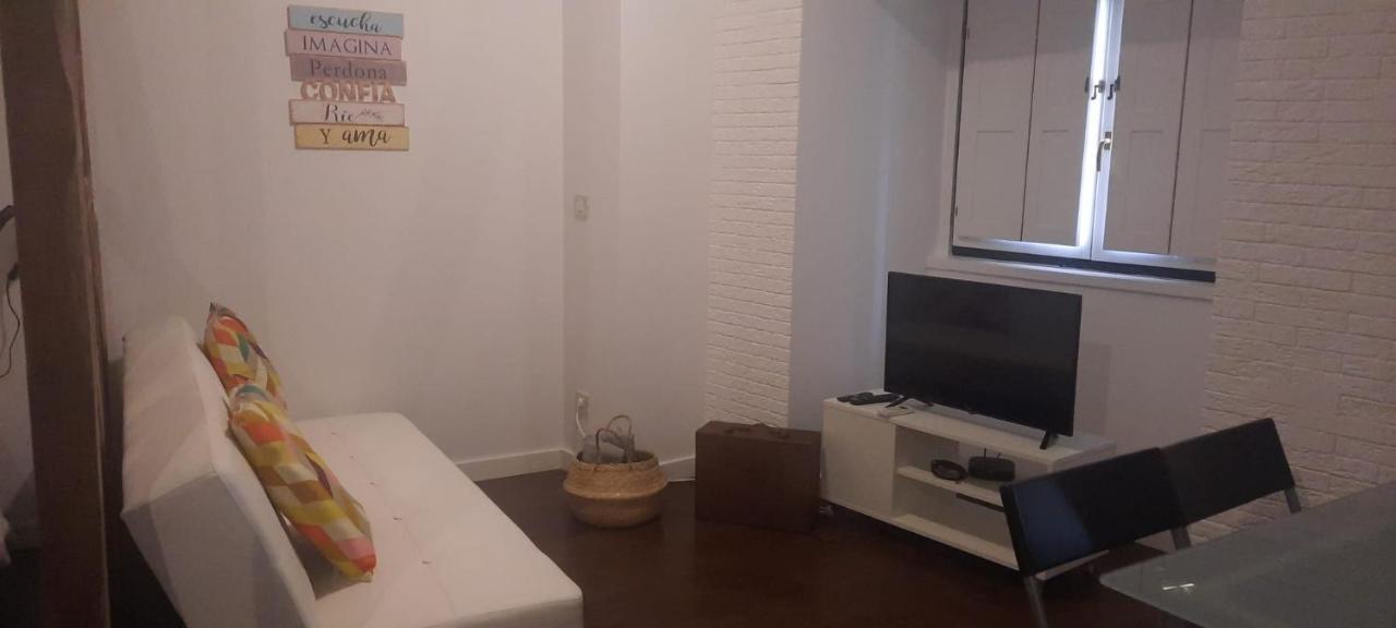 Apartamento Lud - Santos Lägenhet Lisboa Rum bild