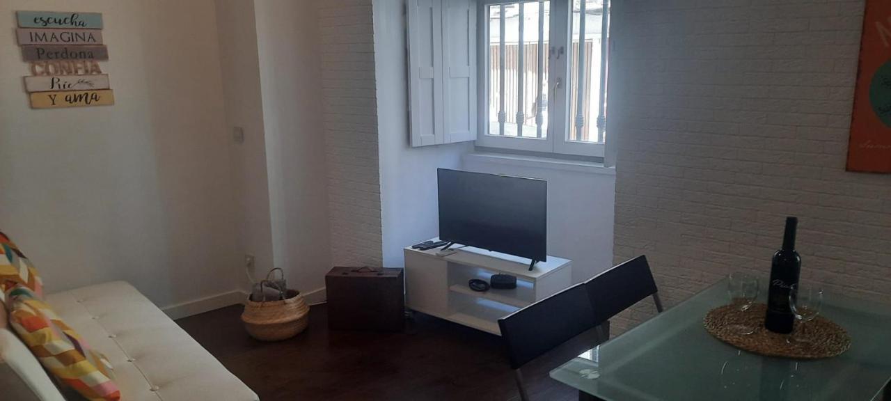 Apartamento Lud - Santos Lägenhet Lisboa Rum bild